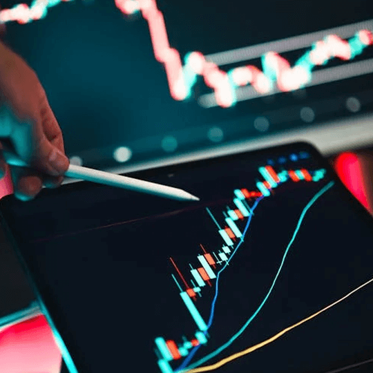 Lotemax Pro equipo de expertos en criptoinversión